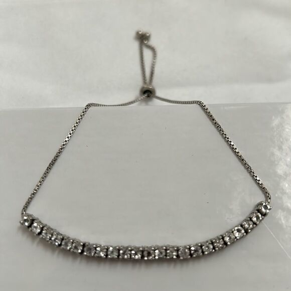 Beautiful diamond like bracelet - Picture 1 of 1